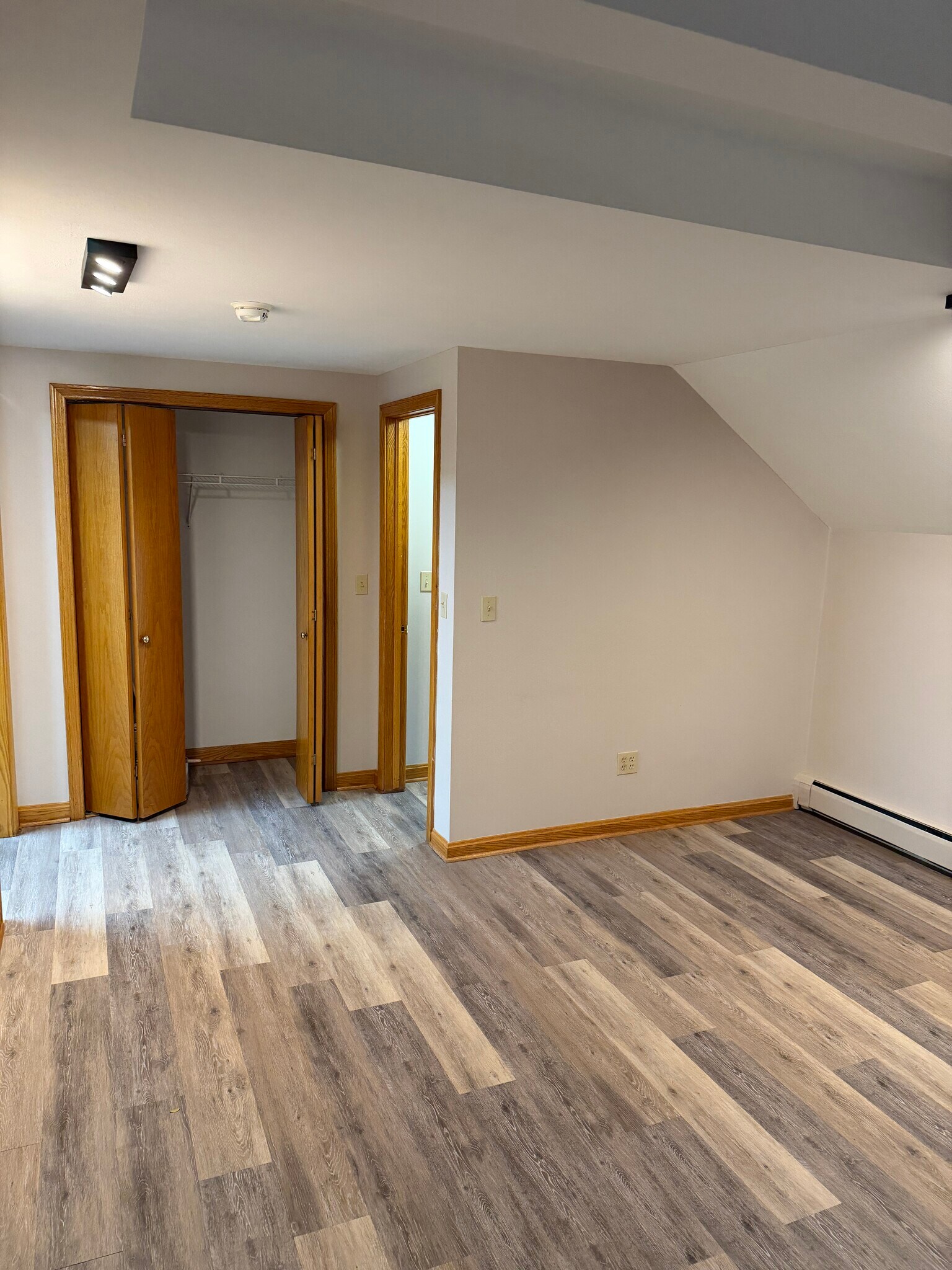 Building Photo - 3062 Laird Ave