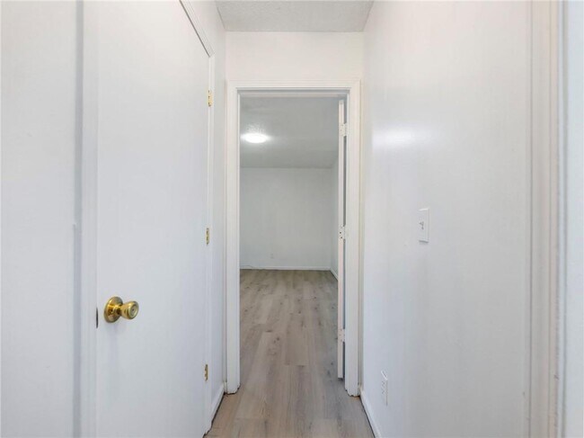 Building Photo - 2032 Morning Dew Pl