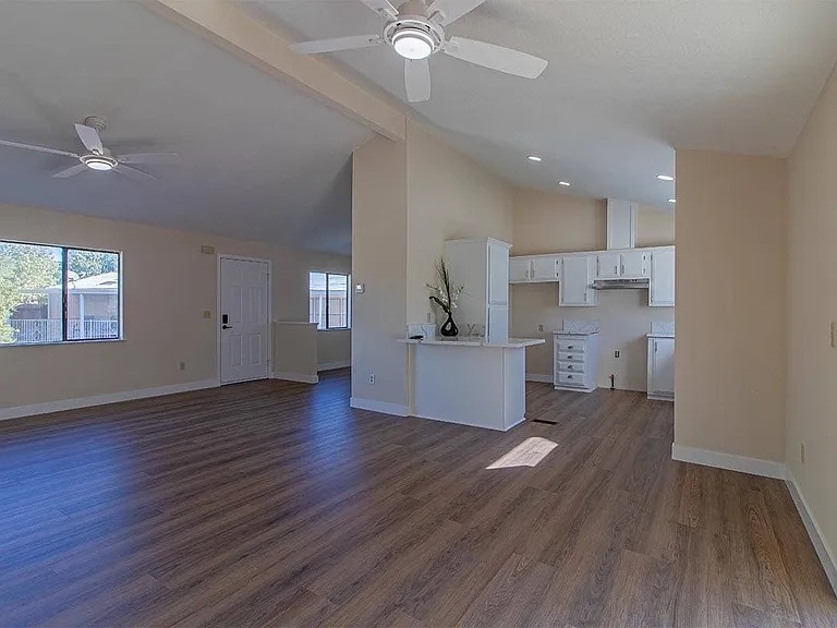 Building Photo - 6420 E Tropicana Ave