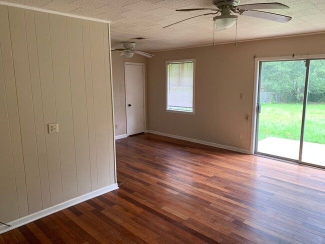 Building Photo - 706 Martin Luther King Dr