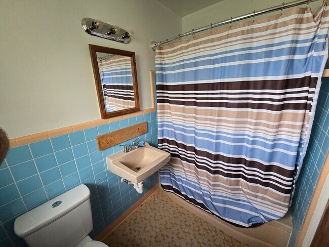 Building Photo - Updated 3-bedroom, 2-bath home