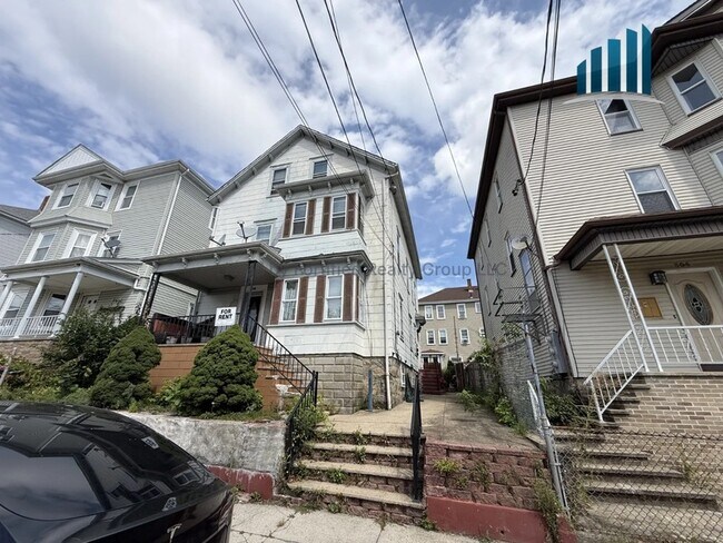 Building Photo - 294 Cambridge St