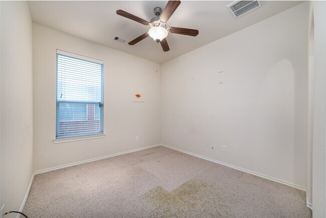 Building Photo - 16907 Great Oaks Glen Dr