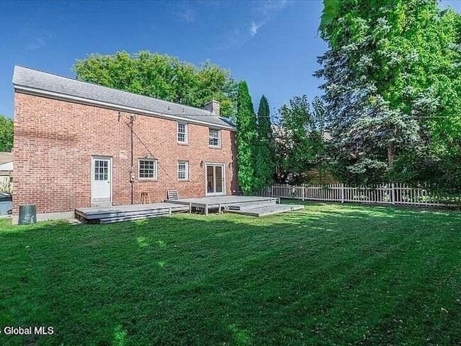 Building Photo - 135 Winthrop Ave