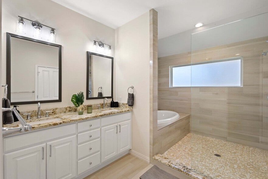 Building Photo - 1308 Glen Cove Dr