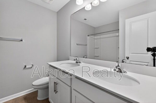 Building Photo - 147 Cherry Birch St