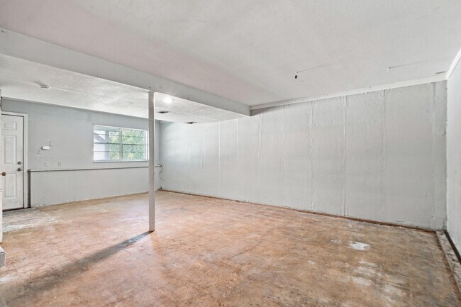 Building Photo - 4209 Defoe Dr