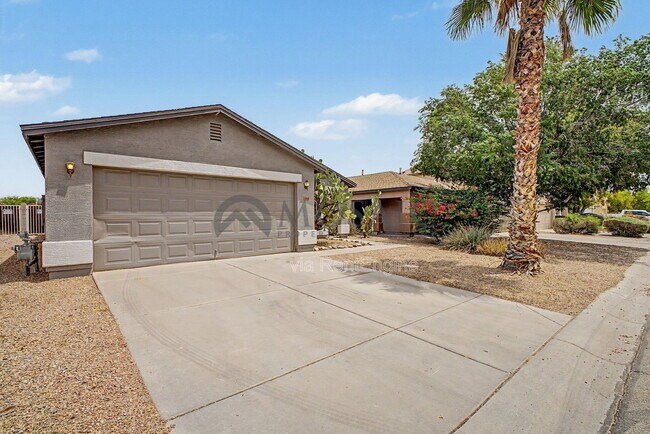 Building Photo - 1004 E Cowboy Cove Trail