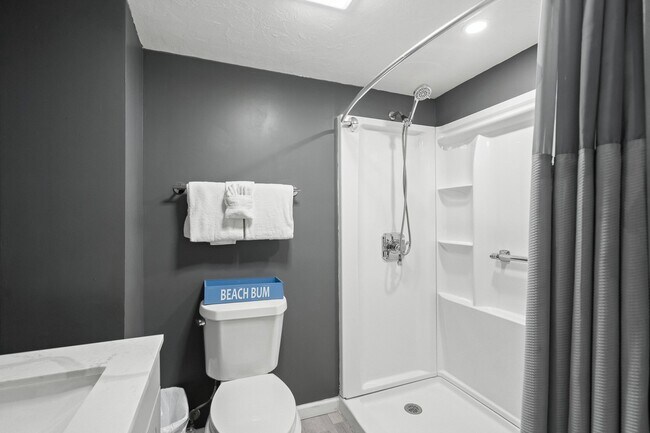 Building Photo - 17 S Willow Dr
