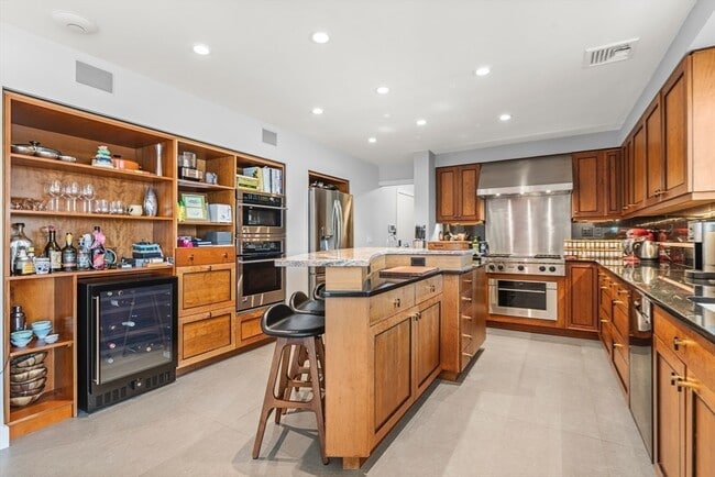 Building Photo - 37 Beverly Rd