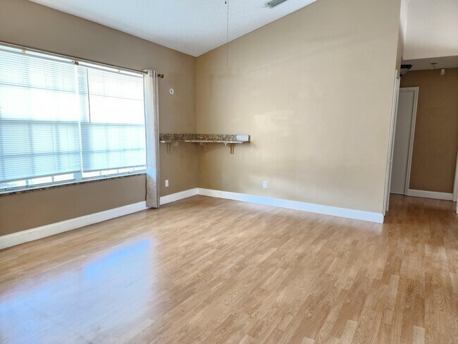 Building Photo - 2153 Royal Poinciana Blvd