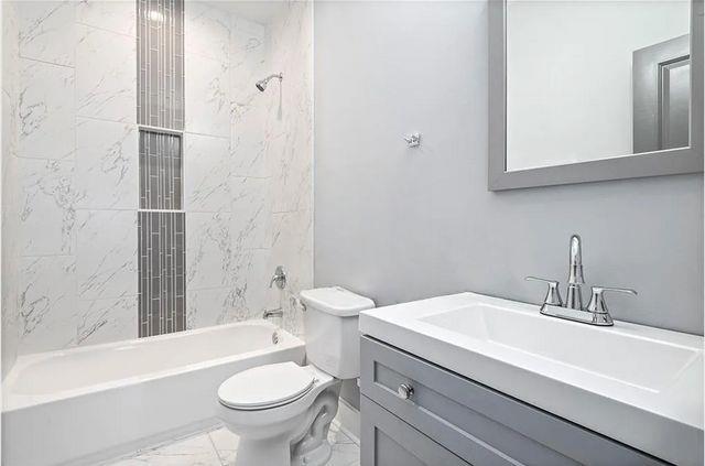 Building Photo - 1005 Birch St SW