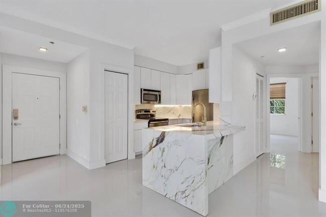 Primary Photo - 1803 N Flagler Dr