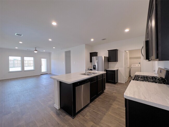 Building Photo - 14927 Cypress Holw Dr