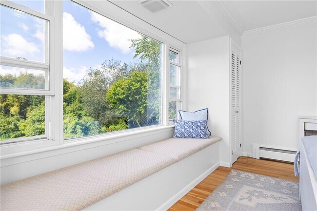 Building Photo - 331 Third Beach Rd