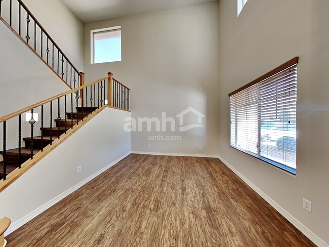 Building Photo - 2542 W Cordia Ln