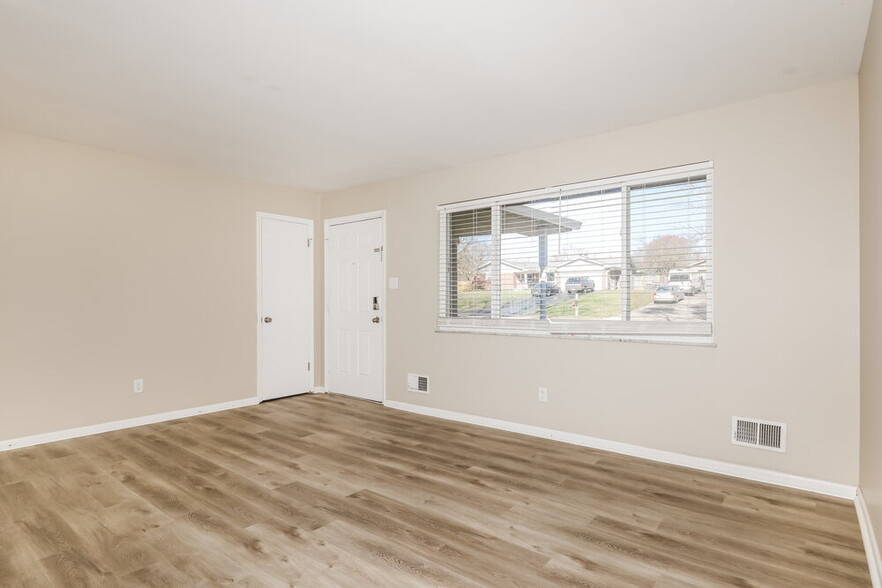 Building Photo - 6543 Margaret Ct