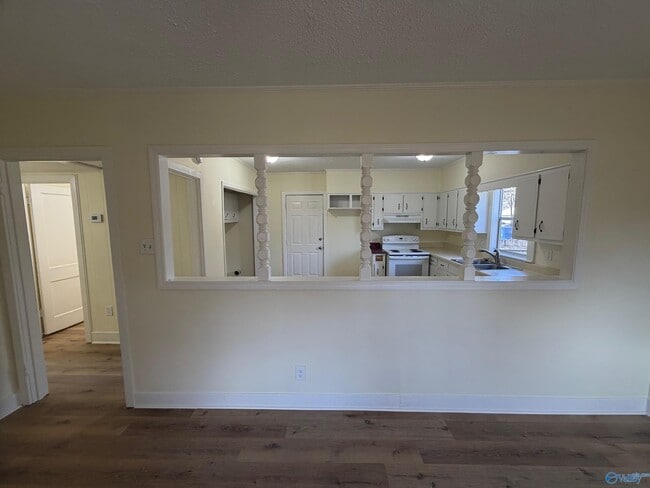 Building Photo - 1821 7th St SE