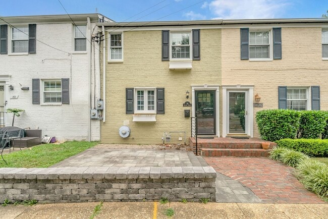 Primary Photo - Charming Alexandria Home in Del Ray