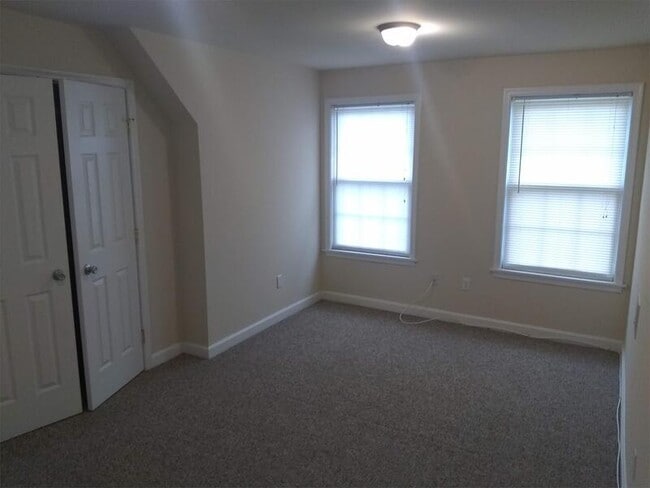 Building Photo - 2510 Kent Village Dr