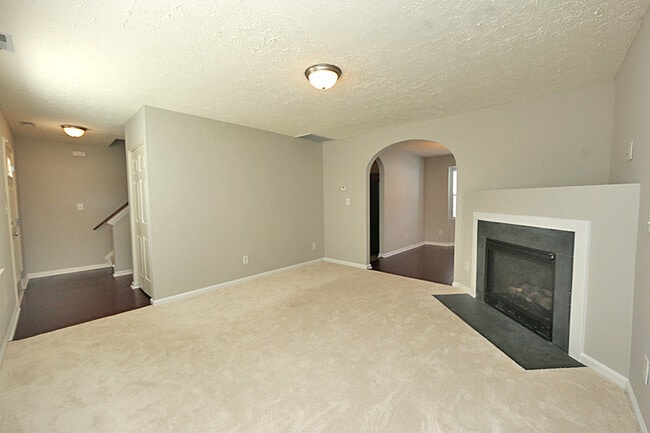 Building Photo - 4 Bedroom Home w/ Large Backyard Near RTP & Brier Creek