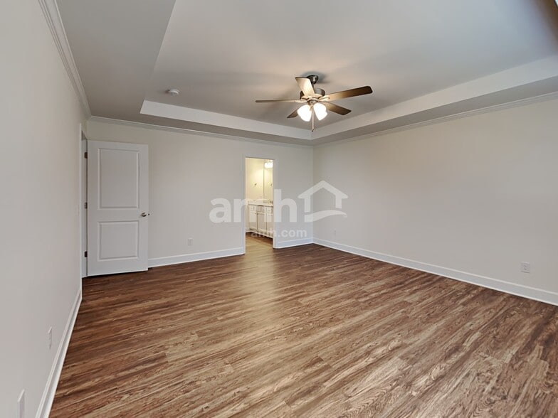 Building Photo - 3028 Esquire Dr