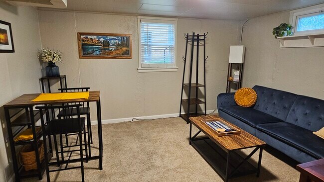 Building Photo - 1708 15th Ave