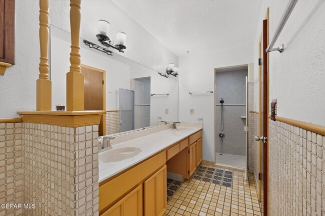 Building Photo - 4536 R L Shoemaker Dr