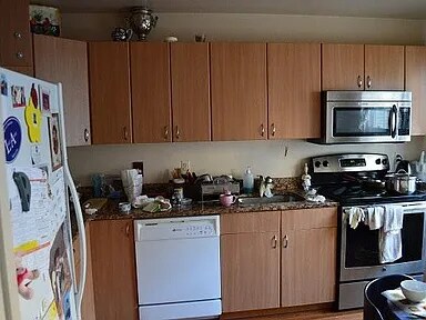 Building Photo - 2395 Hunters Square Ct