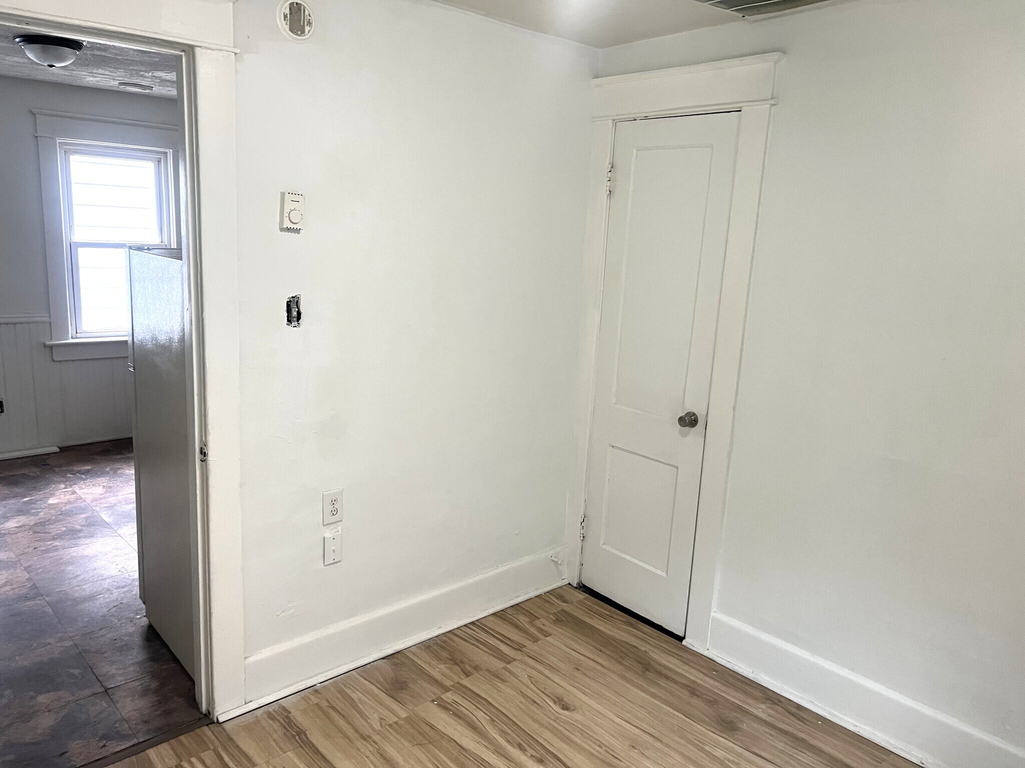 Building Photo - 516 E 22nd St