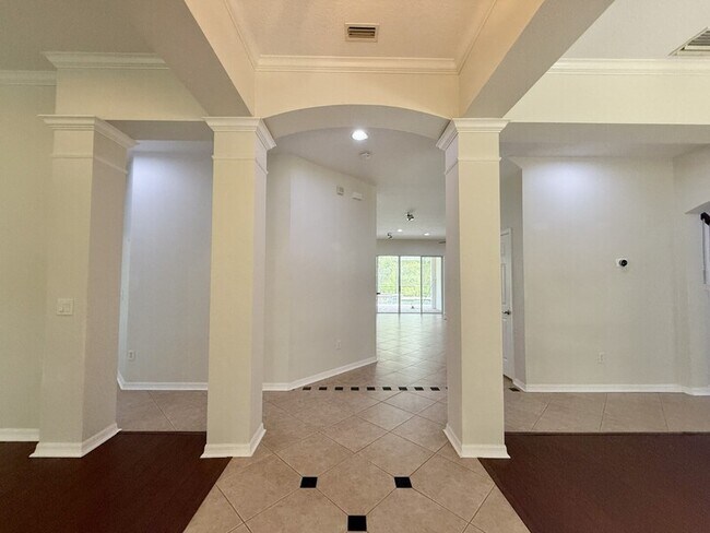 Building Photo - 15224 Kestrelrise Dr