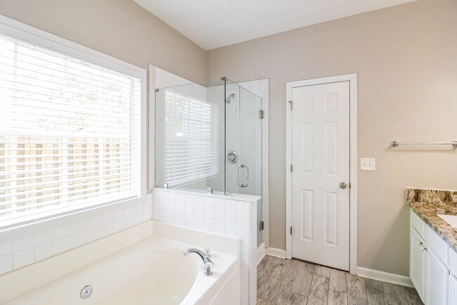 Building Photo - 2215 Baker Carter Dr