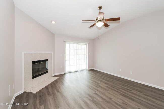 Building Photo - 13006 Staffordshire Dr S