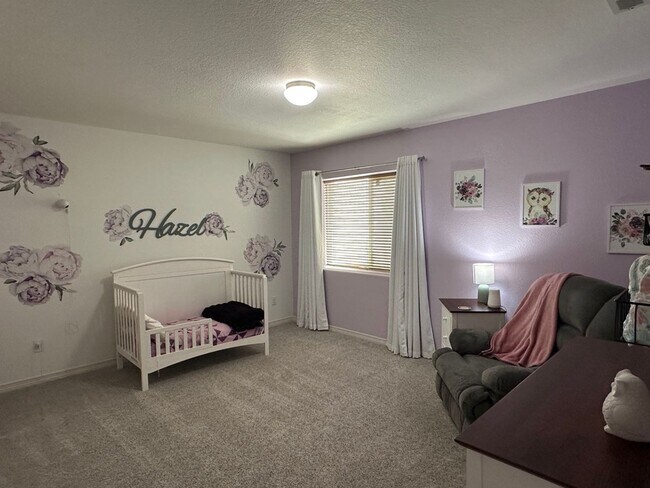 Building Photo - Beautiful 5 bedroom ranch home in (D49)