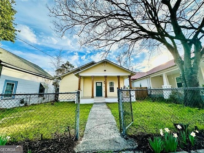 Building Photo - 1834 Walker St