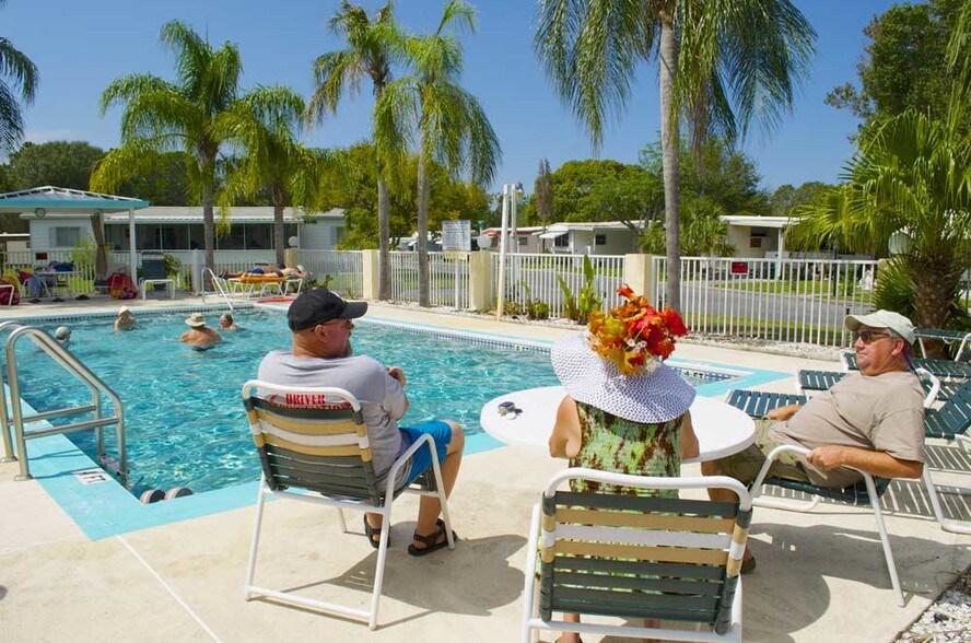 HEATED AND COOLED POOL - 7815 Sunrunner Dr