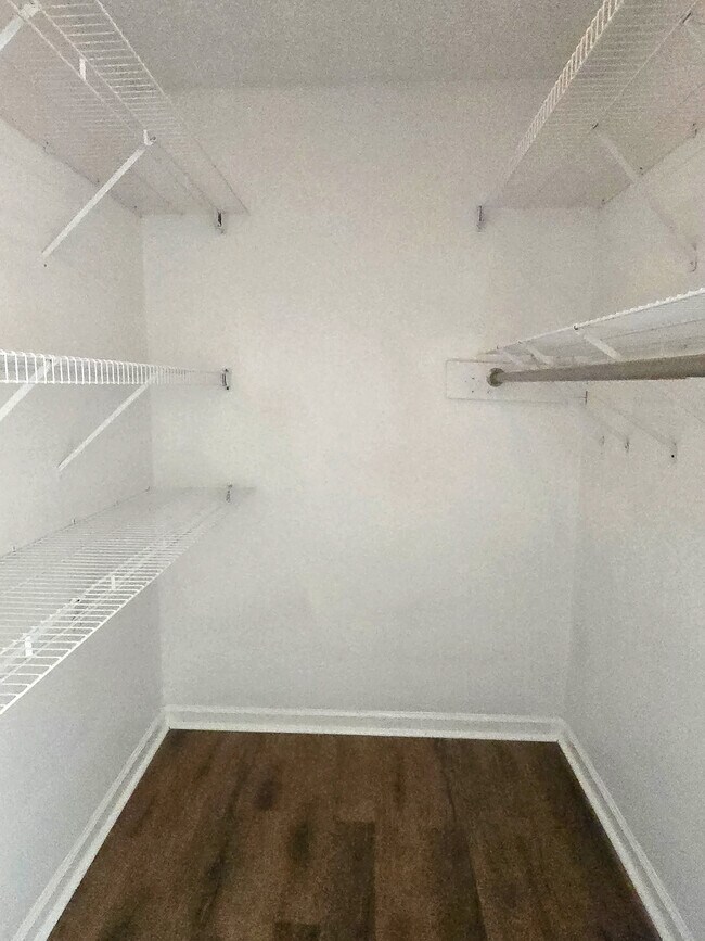 Building Photo - 5104 Grist Mill Ct