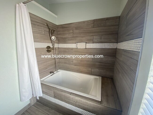Building Photo - 2702 Stonecreek Pl