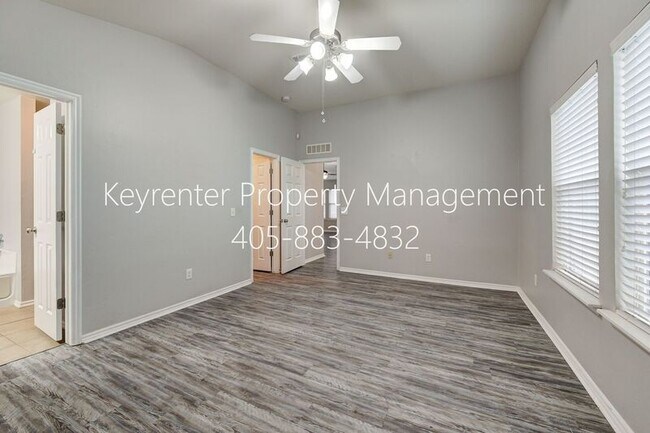 Building Photo - 13313 SW 2nd Terrace