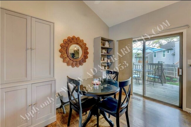 Building Photo - Beautiful Updated 3 Bed 3 Bath Home in Ove...