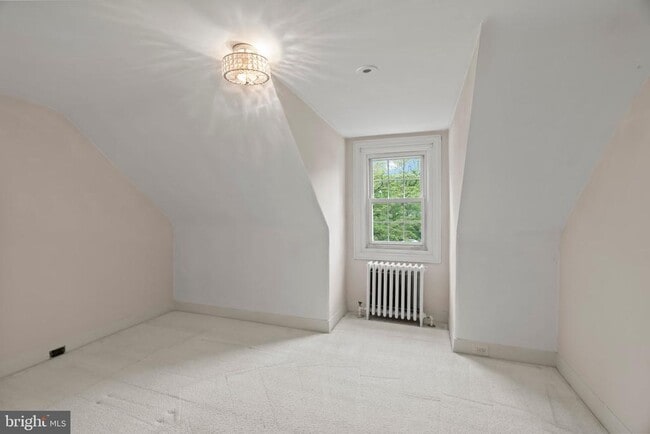 Building Photo - 209 N Bellevue Ave