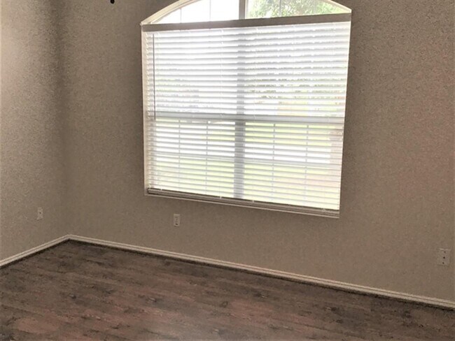 Building Photo - 11919 Lois Ln Dr