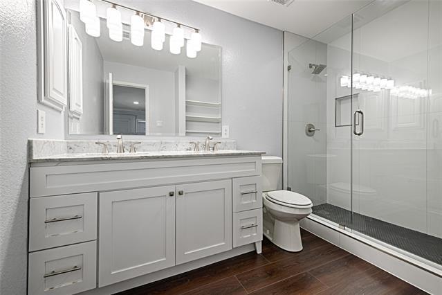 Building Photo - 6703 Meadowcrest Dr