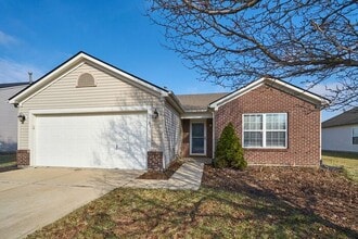 Building Photo - Brownsburg Schools and a Fenced Backyard!!