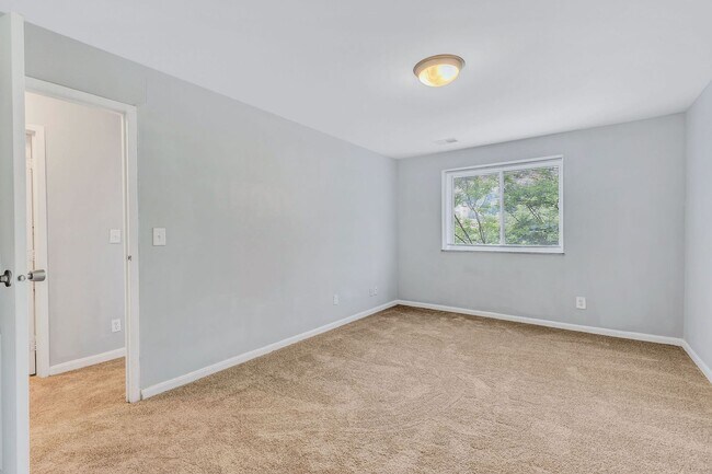Building Photo - Spacious City Living at Linwood Towers – U...
