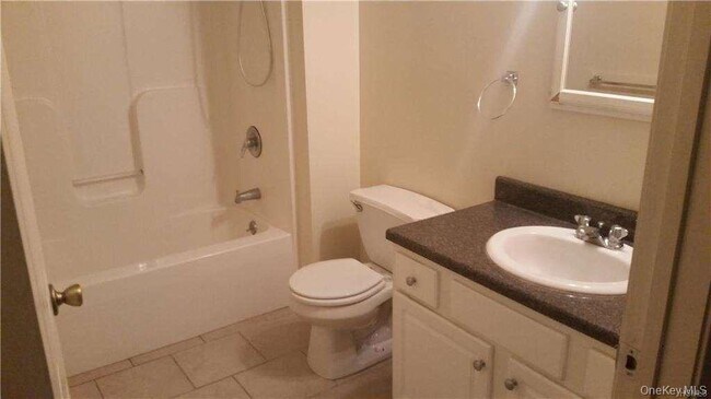 Building Photo - 194 E Main St