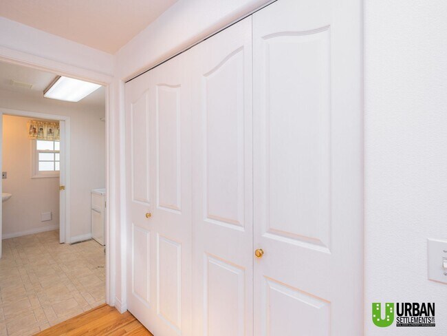 Building Photo - Spacious Glenrose Retreat | 3 Bed + Shop + Private Wooded Setting