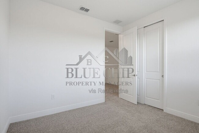 Building Photo - 1217 Pampus Dr