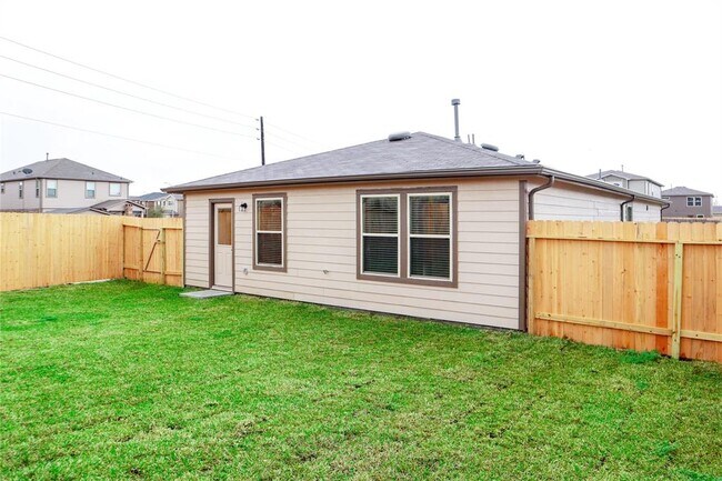 Building Photo - 12323 Skyview Manor Dr