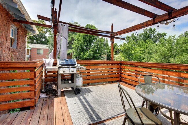 Building Photo - 803 E Ellsworth Ave